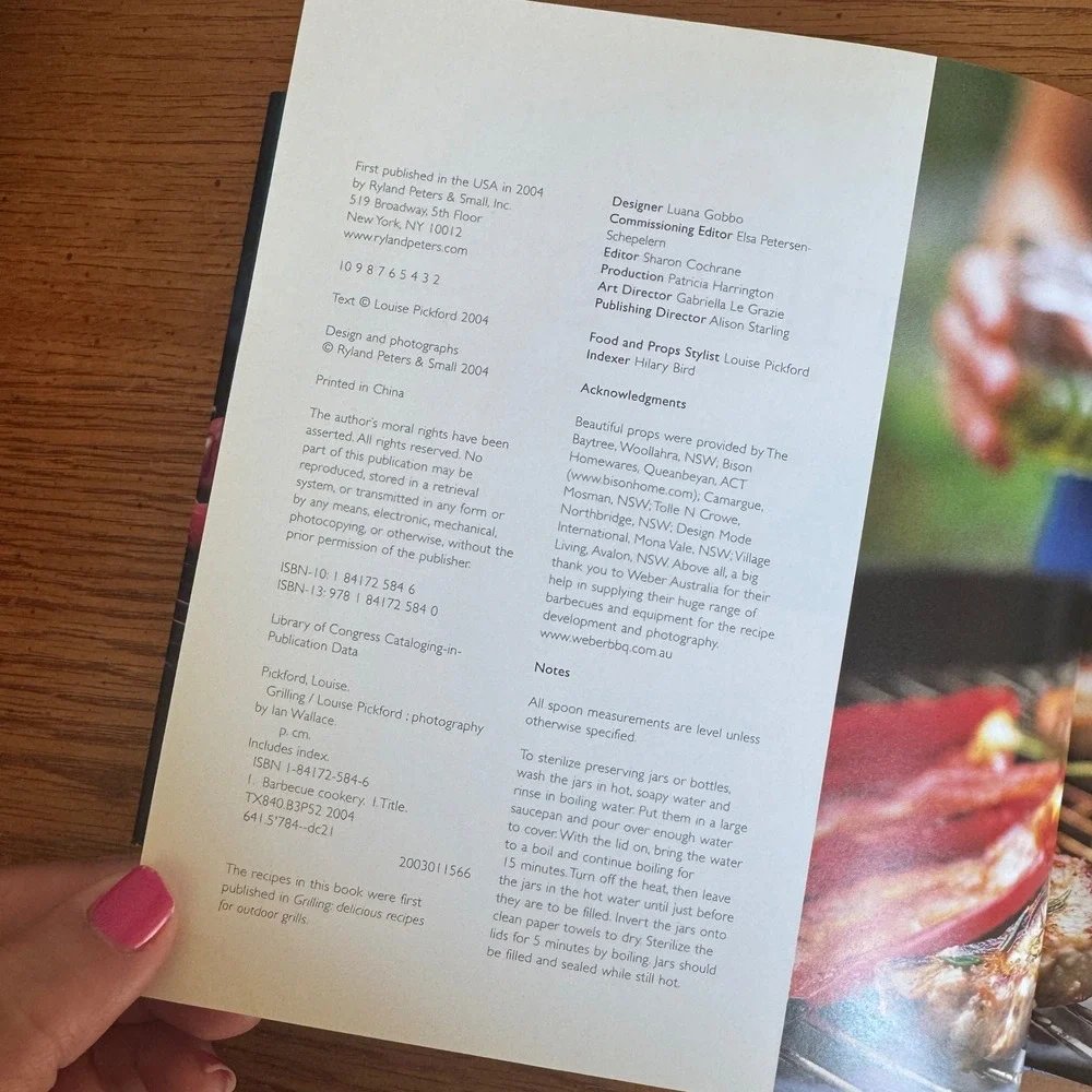 Grilling Delicious Recipes for Outdoor‎ Grills Louise Pickford Hardcover Book